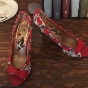 Naughty Monkey Wedges size 7